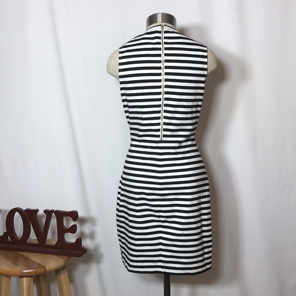 Express dress - Picture 6 of 8